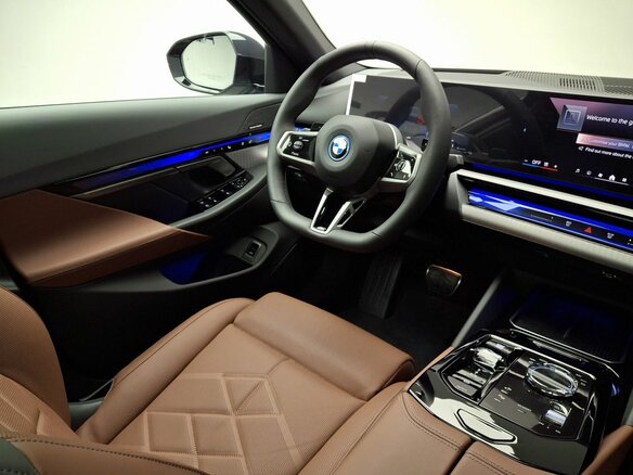 2025 BMW 5 серии 530e VIII (G60/G61/G68), чёрный - вид 7