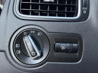 2011 Volkswagen Polo V, чёрный, 685000 рублей, вид 3