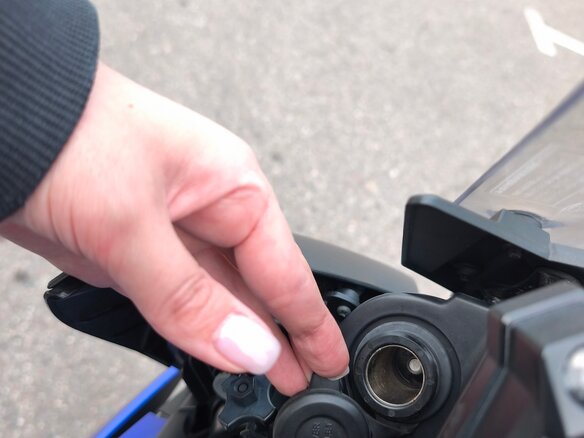 2017 Yamaha MT-09 Tracer (FJ-09), синий, 830000 рублей - вид 23