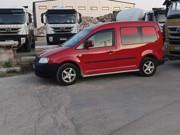 2008 Volkswagen Caddy III, красный - вид 2