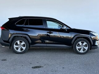 2021 Toyota RAV4 V (XA50), чёрный, 3030000 рублей, вид 4