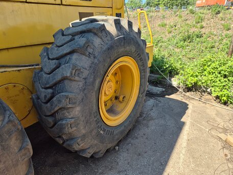 2013 LiuGong Автогрейдеры, золотистый, 2950000 рублей, вид 4