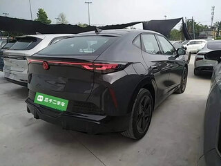 2025 Volkswagen ID.Unyx 06 80.2 kWh I, чёрный, 3780700 рублей, вид 5
