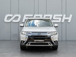 2019 Mitsubishi Outlander III Рестайлинг 3, белый, 1785000 рублей, вид 3