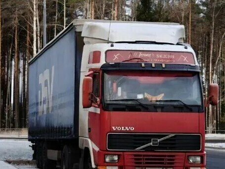 1997 Volvo FH, красный, 1599000 рублей, вид 1