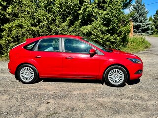 2010 Ford Focus II Рестайлинг, красный, 445000 рублей, вид 4