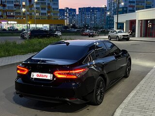 2019 Toyota Camry VIII (XV70), чёрный, 2799999 рублей, вид 4