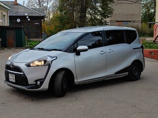 2017 Toyota Sienta II, серый, 1130000 рублей, вид 1