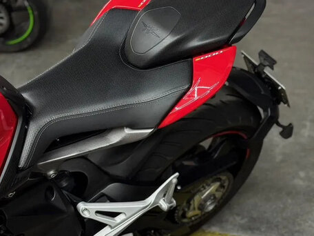 2018 MV Agusta Brutale 800, красный, 699000 рублей, вид 3
