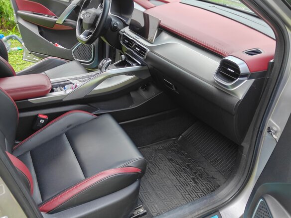 2020 Geely Coolray I, серебристый, 1500000 рублей - вид 6