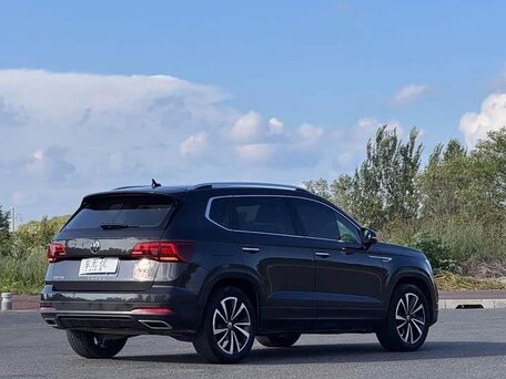 2023 Volkswagen Tharu I, чёрный, 1910000 рублей, вид 5