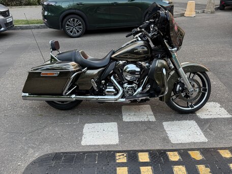 2016 Harley-Davidson Street Glide Special, золотистый, 1400000 рублей, вид 3