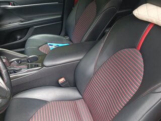 2021 Toyota Camry VIII (XV70) Рестайлинг, белый, 2990000 рублей, вид 5