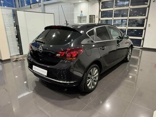 2014 Opel Astra J Рестайлинг, чёрный, 840000 рублей, вид 4