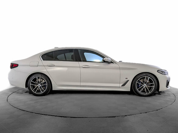 2021 BMW 5 серии 520i VII (G30/G31/G38) Рестайлинг, белый, 4350000 рублей - вид 3