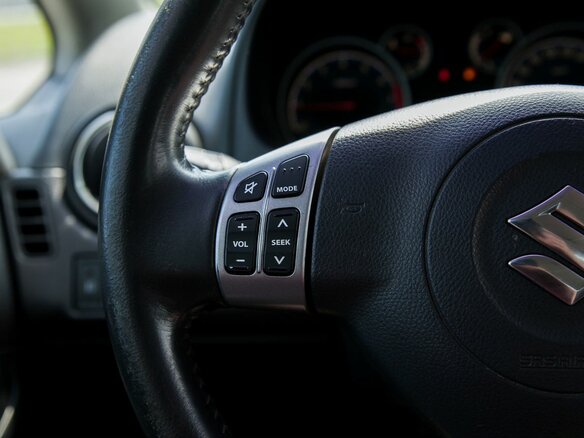 2010 Suzuki SX4 I (Classic) Рестайлинг, серебристый, 830000 рублей - вид 16