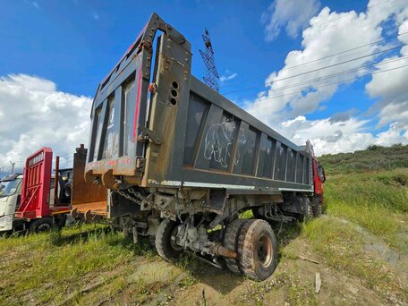 2023 Shacman (Shaanxi) SX3318, красный, 468000 рублей, вид 4