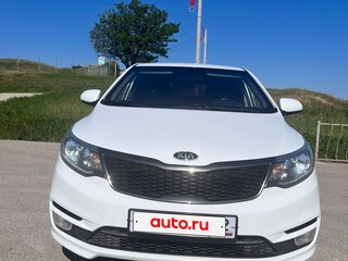 2017 Kia Rio III Рестайлинг, белый, 1200000 рублей, вид 2