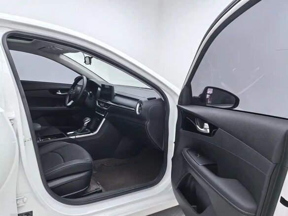 2021 Kia K3 II (China Market), белый, 1400000 рублей - вид 12