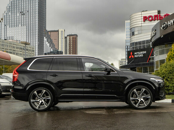 2020 Volvo XC90 II Рестайлинг 1, чёрный, 4943000 рублей - вид 2