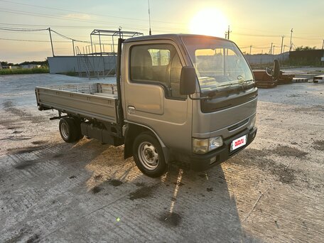 2001 Nissan Atlas, серебристый, 1150000 рублей, вид 2