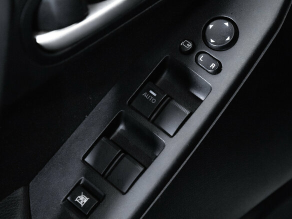 2012 Mazda 3 II (BL) Рестайлинг, белый, 990000 рублей - вид 16