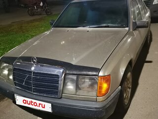 1988 Mercedes-Benz W124 230, золотистый, 96000 рублей, вид 3