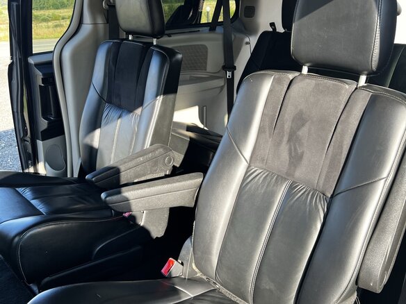 2013 Chrysler Voyager Grand V Рестайлинг, чёрный, 1940000 рублей - вид 15