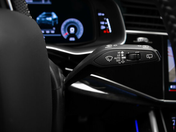 2020 Audi Q8 45 TDI I (4M), серый, 7629000 рублей - вид 17