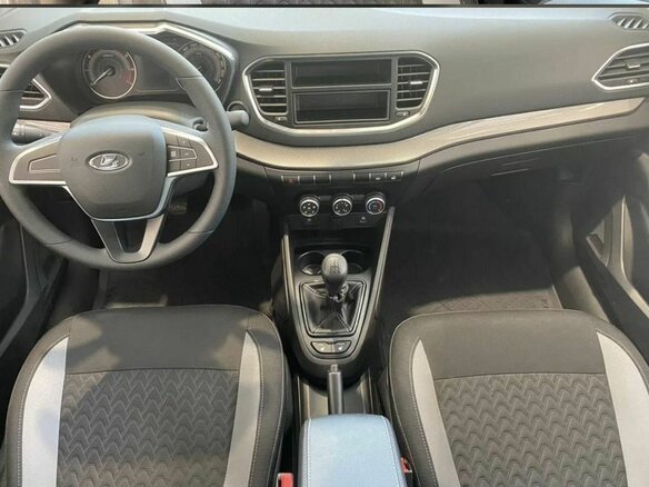 2026 Lada (ВАЗ) Vesta I Рестайлинг (NG), серебристый, 1601000 рублей - вид 3