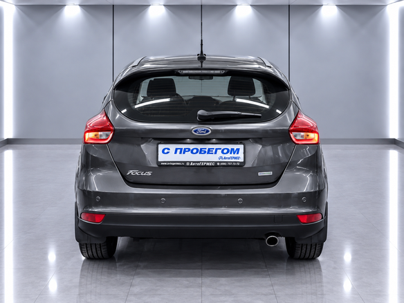2017 Ford Focus III Рестайлинг, серый, 1130000 рублей - вид 2