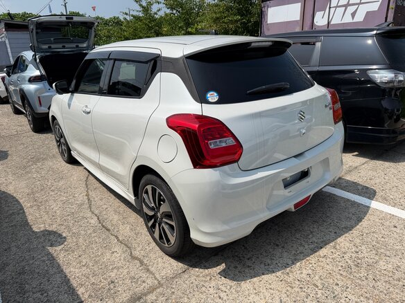 2017 Suzuki Swift V, белый - вид 2