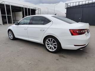 2016 Skoda Superb III, белый, 2400000 рублей, вид 3