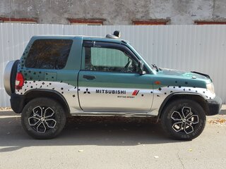 1998 Mitsubishi Pajero iO, зелёный, 390000 рублей, вид 2