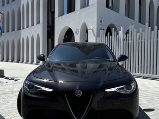 2019 Alfa Romeo Giulia II (952), синий, 2900000 рублей, вид 2