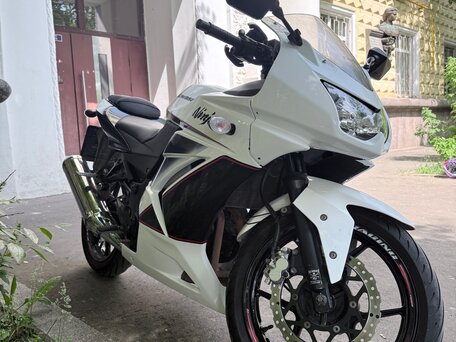 2011 Kawasaki Ninja 250R, белый, 250000 рублей, вид 1