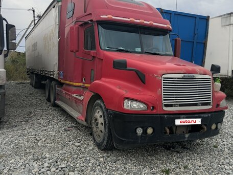 2000 Freightliner Century Class, красный, 1100000 рублей, вид 1
