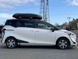 2021 Toyota Sienta II Рестайлинг, белый, 1241000 рублей, вид 5