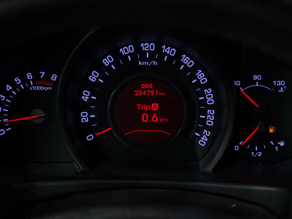 2011 Kia Sportage III, серебристый, 877000 рублей - вид 9