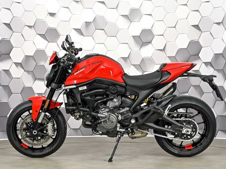 2021 Ducati Monster 937, красный, 977000 рублей, вид 4