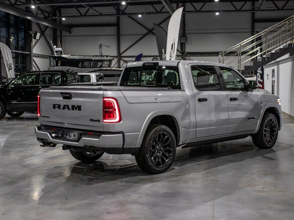 2026 Ram 1500 Crew Cab eTorque V Рестайлинг, серебристый, 11300000 рублей - вид 13