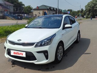 2020 Kia Rio IV, белый, 1100000 рублей, вид 1