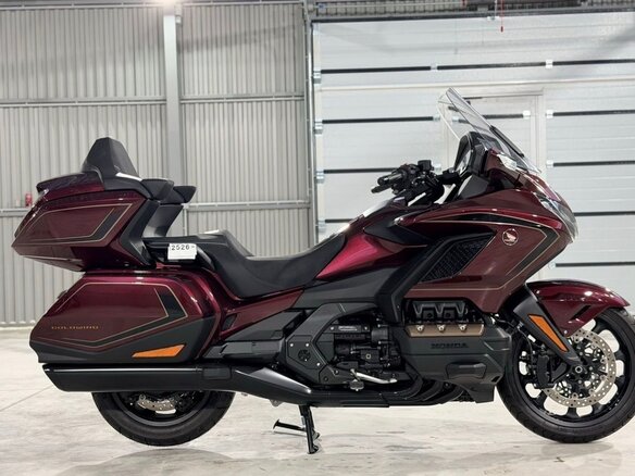 2025 Honda GL 1800 Gold Wing, красный, 3400000 рублей - вид 7