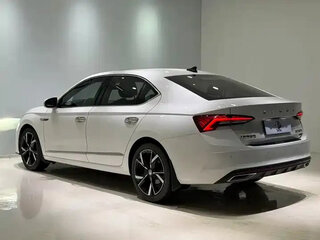 2022 Skoda Octavia IV (A8), белый, 1890084 рублей, вид 2