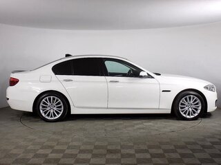 2014 BMW 5 серии 530d xDrive VI (F10/F11/F07) Рестайлинг, белый, 2900000 рублей, вид 4