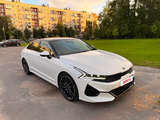 2021 Kia K5 III, белый, 1700000 рублей, вид 2