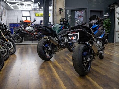 2026 BMW M 1000 XR, чёрный, 3590000 рублей, вид 3