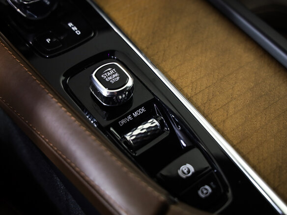 2019 Volvo XC90 B5 II Рестайлинг 1, чёрный, 4149000 рублей - вид 24
