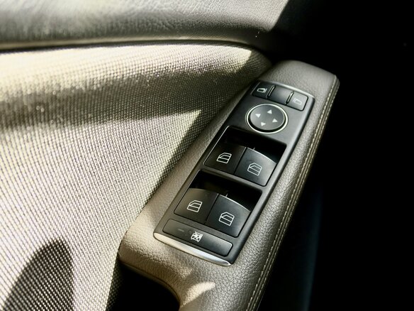 2014 Mercedes-Benz GLA 200 I (X156), коричневый - вид 9