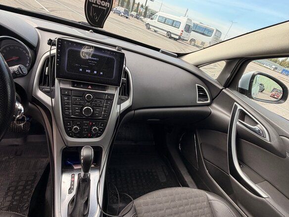 2012 Opel Astra GTC J Рестайлинг, серебристый, 998000 рублей - вид 11